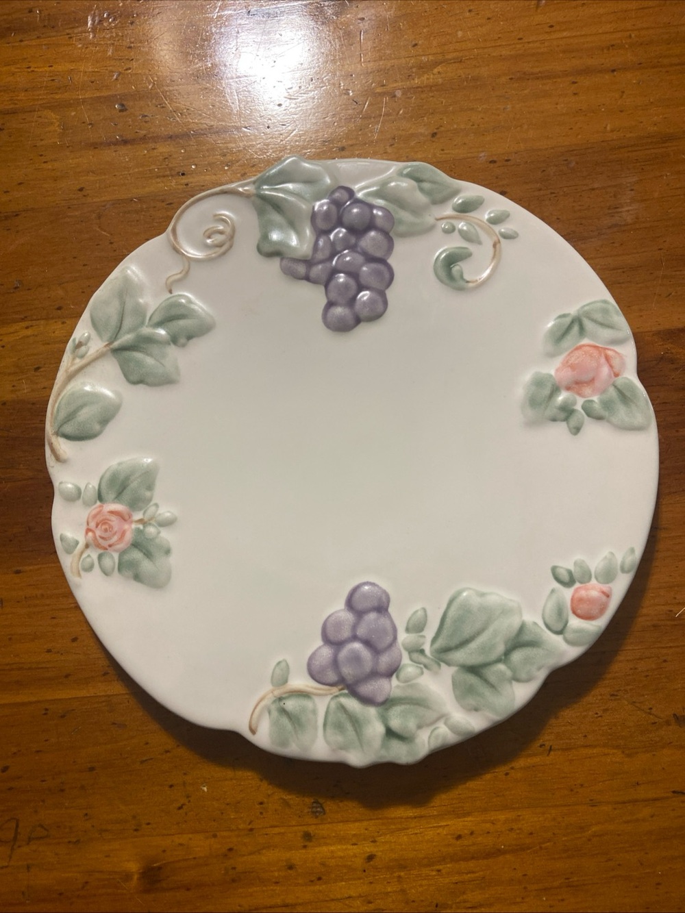 Pfaltzgraff Grapevine White Cheese Board Trivet, Grape & Rose with pads 8.25”